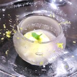 十皿 - イチゴと水牛モッツアレラのカプレーゼ