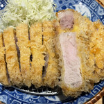とんかつ七井戸 - ジューシーで甘い脂身が美味しいロースかつ！