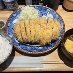 とんかつ七井戸 - 米沢豚特ロースかつ定食