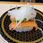 はま寿司 - サーモンアボガド100円