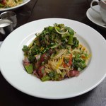 ニコラ - （’13/03）ランチセットの菜の花とホタルイカのパスタ　ゆずが散らしてあります