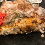 Otonano Okonomiyaki Kate-Kate - 切り口
                あまり押さえつけてない