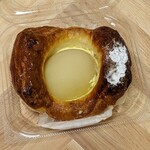 阪急ベーカリー香房 - 料理写真:白桃デニッシュ　100円