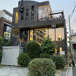 エンジン - こちらの建物の一階