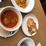 センディーテラス - トムヤムスープ、目玉焼き、海老の卵カレー