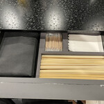 創作麺工房 鳴龍 - 箸等は引き出しに