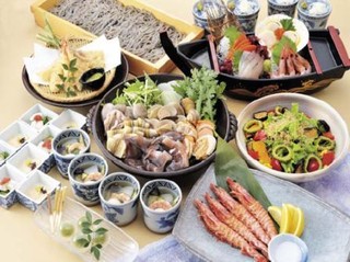 h Takataya - ★宴会メニュー『4,000円コース』＊写真は4人前のイメージとなります。＊店舗により一部食材が変わる場合があります。