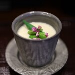鳥田中 - 熊野地鶏冷製コンソメと玉蜀黍摺流し。ホワイトショコラ！