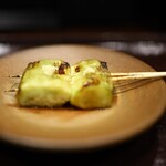 鳥田中 - 赤那須は綺麗に皮を処理。上に生姜でアクセント