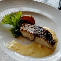 COLONIAL BEACH 横浜ハンマーヘッド - サワラのポワレ⭐️西京味噌クリームソース❤️しょっぱいお味噌ではなくて柔らかな風味の西京味噌が有効⭐️