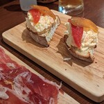 バル ポルティージョ デ エスパーニャ - 本日のタパス２と生ハム盛り合わせ