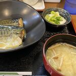 となりの食堂 - 白菜のお新香と味噌椀
