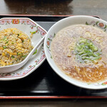 餃子の王将 - 料理写真:日替わりランチ（焼きめし、かけ醤油ラーメン）