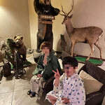 湯元 湧駒荘 - 夕食後にロビーでまどろむ