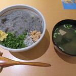 鮨 美浜 - 生シラス丼大盛り（味噌汁・ふぐの子アイス付）2,000円