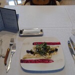 シャトー　ラ・パルム・ドール - ▶▶お魚料理メインその1
      アスパラガスの上に載せた市場からの鮮魚のポワレ
      ライム風味のブールブランソース　きのこのヴルーチ
      から変更→→→
      ○鮮魚のポワレ→伊勢志摩産　黒鮑のポワレに変更