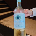 シャトー　ラ・パルム・ドール - 最初にノンアルコールワイン
      カール・ユング白を注文する。