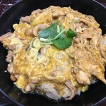 とり料理 仙臺 鳥ふく - 炙り鶏と竹鶏卵の親子丼