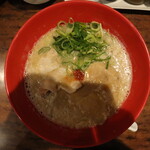 Menya Aozora - 濃厚豚骨醤油ラーメン(790円、真上から)