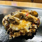 お好み焼き まる家 - 料理写真:大粒の牡蠣がゴロゴロ