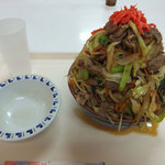 クリスマスツリーのように高く盛っています。崩さず盛るのには技術が要りそうです。