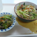 お食事処 波布 - ここまで食べてようやく麺が姿を現しました！すでにかなりの満腹感があり正直キツかったです。