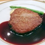 シュマンドール - 今日は、鹿児島産だそうで、シェフは鹿児島の方は牛の育て方が非常に上手だとおっしゃっていました。