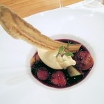 シュマンドール - 赤ワイン風味のソースは、絶品で、深い色合いでした。それでも透明感がありました。