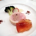 シュマンドール - 榛名鶏は、柔らかくて、優しい味わい。ポルト酒風味のゼリーも深い味わいがありました。