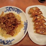 バーミヤン 西鎌倉店 - 豚肉生姜焼きチャーハン、本格焼餃子