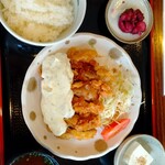 Oogiya To Una To To - チキン南蛮定食·750円。