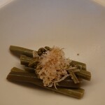 鮨 小野 - 蕨の醤油漬け