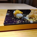 鮨 よし田 - アオリイカのウニ添え