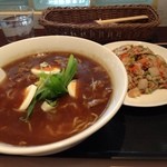 ルーツ - 大阪ほんわかテレビにも出たカレーラーメン♪チャーハンも頼んじゃった(^^