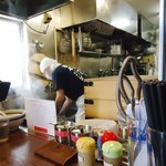 大勝軒　誠 - カウンター席のみ。