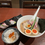 酒肴場 屯 - 【限定】冷しらぁ麺（真昆布水×地蛤出汁）¥1300と海鮮丼¥500