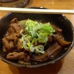 ワンコップ千登利 - 牛もつ煮込