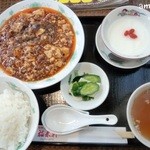 中華料理 福来軒 - 平日限定ランチ630円。この日は麻婆豆腐
