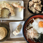 英ちゃんうどん - 山かけうどん、唐揚げ、天ぷら、かしわおにぎり、茶碗蒸し