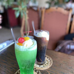 喫茶 ウインナー - クリームソーダとクリームコーヒー