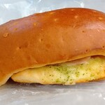 リトルマーメイド - バジルハムチーズ  190円