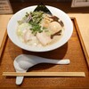 らぁ麺 胡心房 - シンプルで清楚感一杯のラーメン。器も綺麗です！
