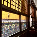 キティ珈琲 - 堀川沿いの窓は、ステンドグラス風に(^^)