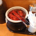 日乃屋カレー - ちゃんと赤い(lol)福神漬の甘さも、カレーとのマッチングがいい。