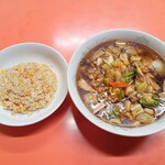 千勝亭 - 半セットのサービス品　半チャンと広東麺