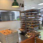 塩パン屋 パン・メゾン - 塩パンの焼き上がり