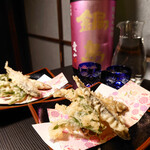 和酒和食 恵比寿 黒帯 - 稚鮎と鮎蓼の天ぷら