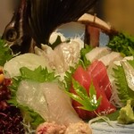 海鮮居酒や 小鉢 - お刺身盛り【特注】本マグロ・ひらめ(熟成)・ししゃも・カワハギ肝付・サメガレイエンガワ付・はっかく・塩水うに