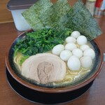 横浜家系ラーメン なるは家 - 