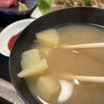 わ楽 - お味噌汁　ジャガイモは久しぶり！